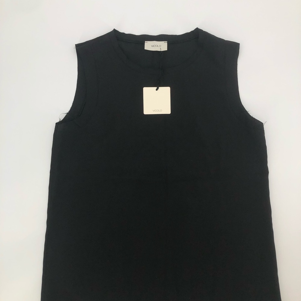 NEW! Vicolo Italy Black Sleeveless Blouse